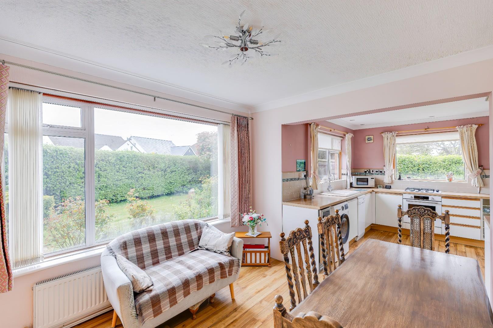 23 Knowbury Avenue, Penarth, CF64 5RX